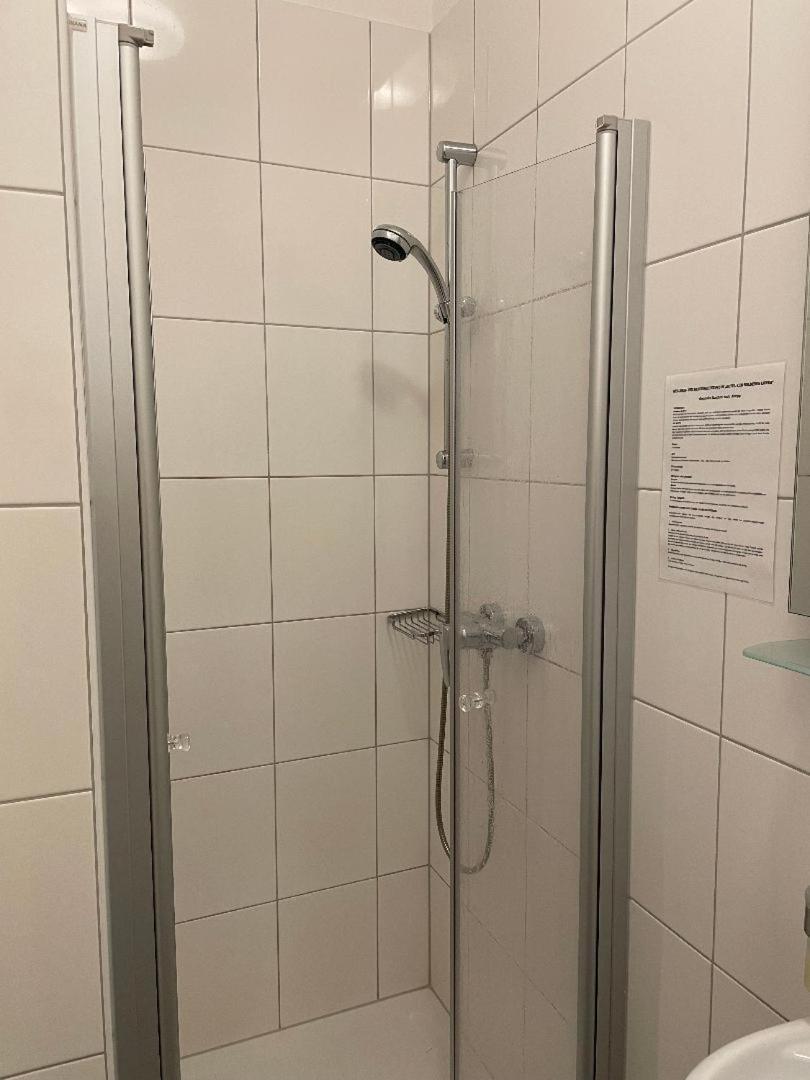 Hotel Zum Goldenen Loewen Sankt Goar Room photo