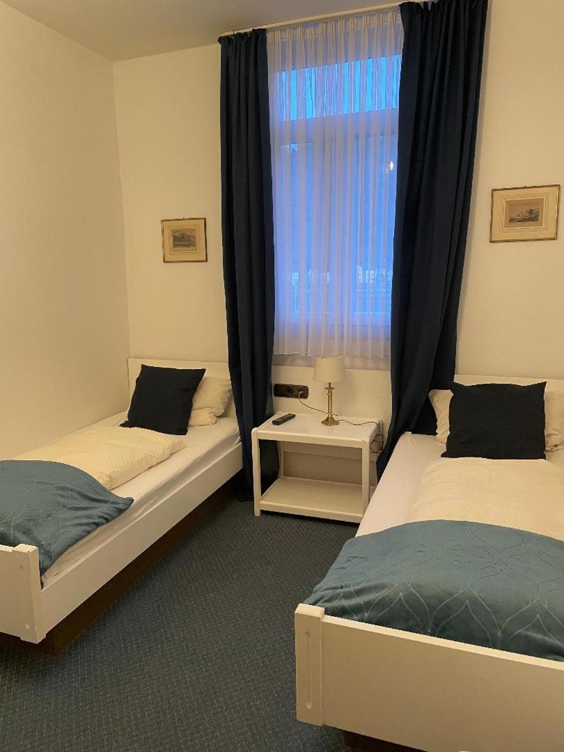 Hotel Zum Goldenen Loewen Sankt Goar Room photo